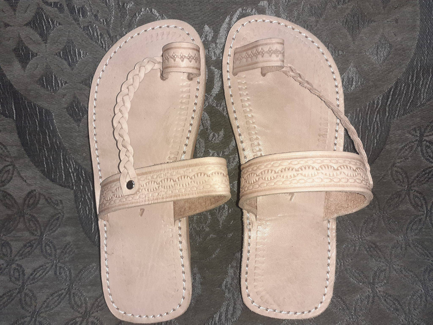 Sandalias de color beige